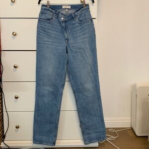 abercrombie & fitch the 90’s straight ultra high rise